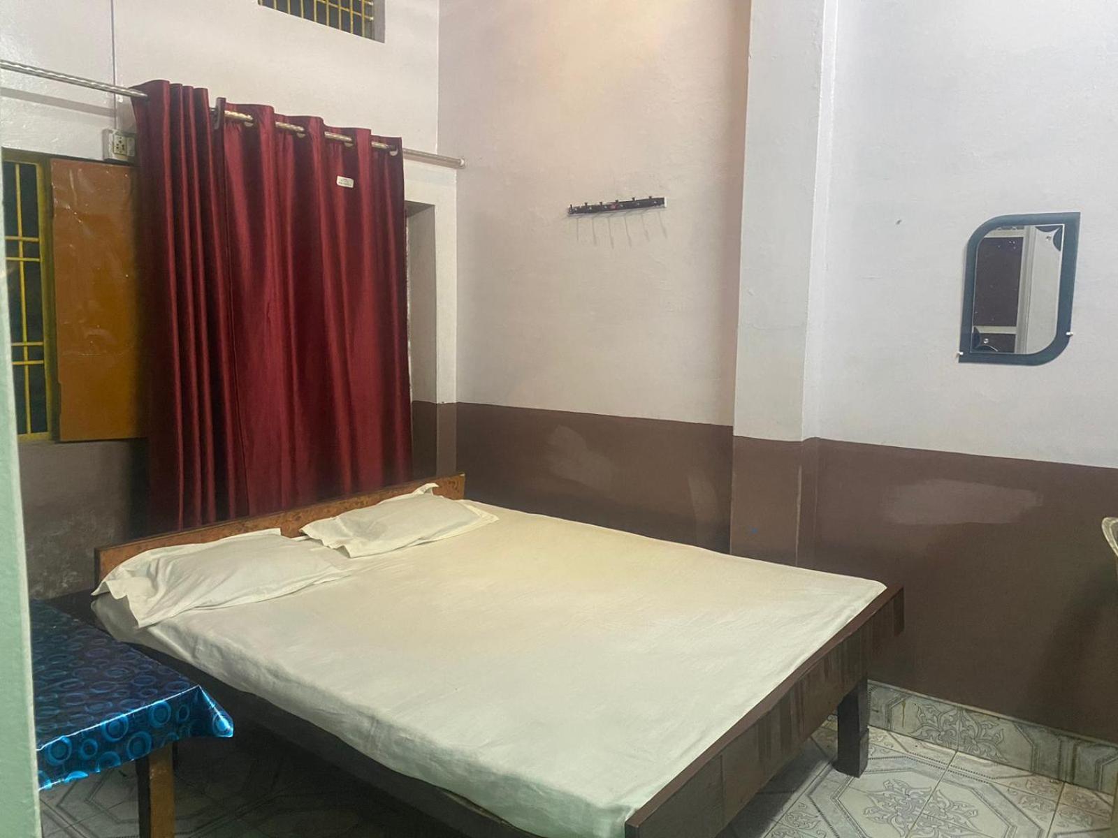 Hotel Yatri Niwas Varanasi Dış mekan fotoğraf