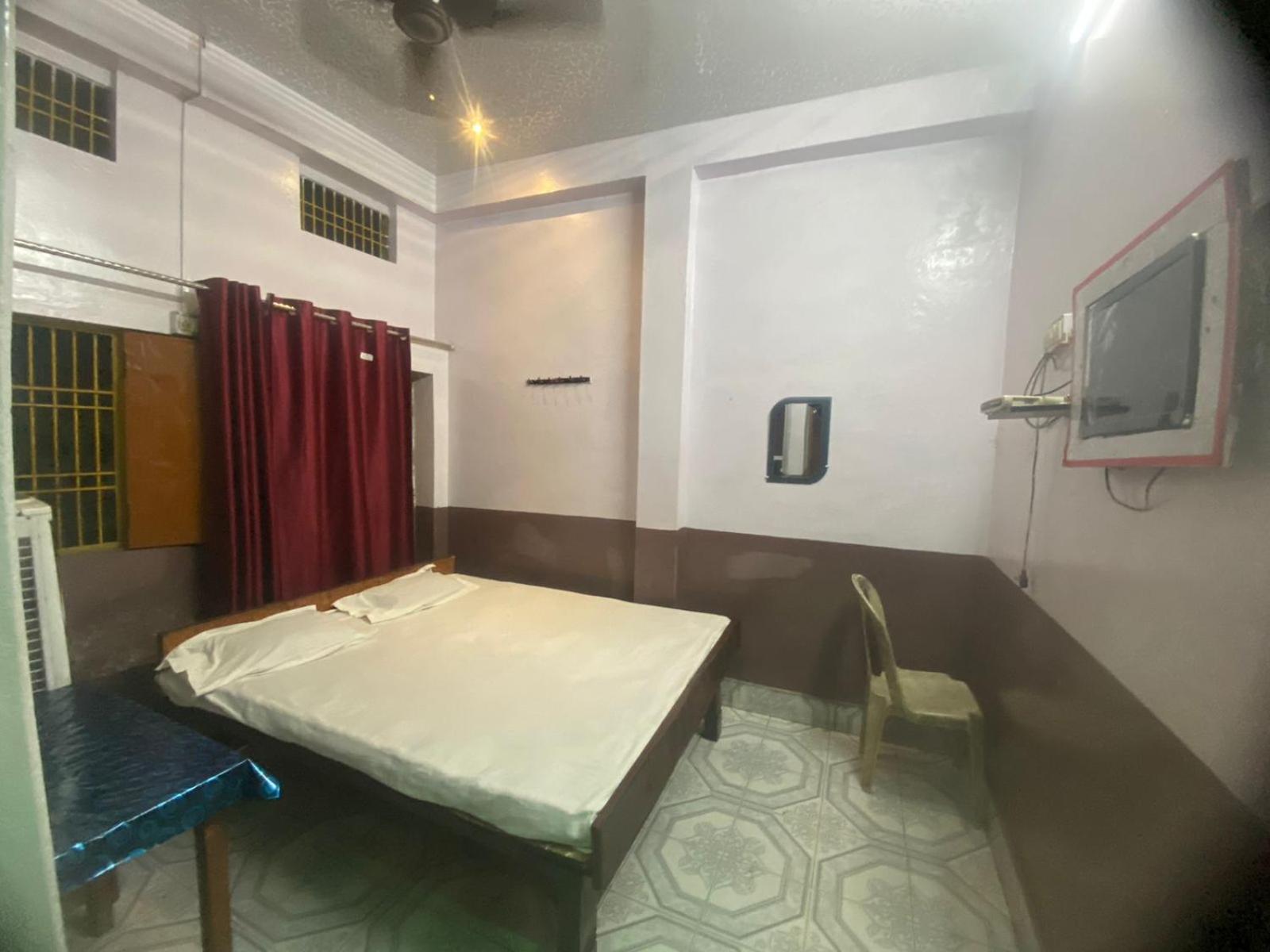 Hotel Yatri Niwas Varanasi Dış mekan fotoğraf